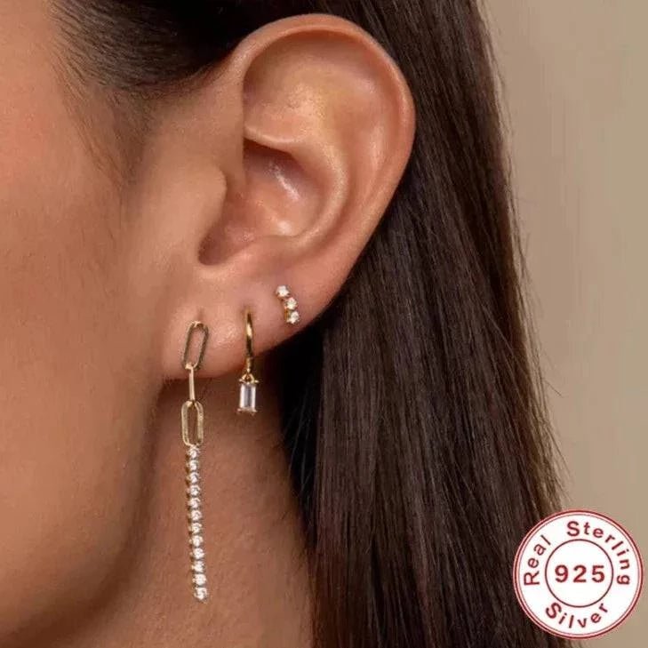 Gold Classic Huggie hoops - Réalta