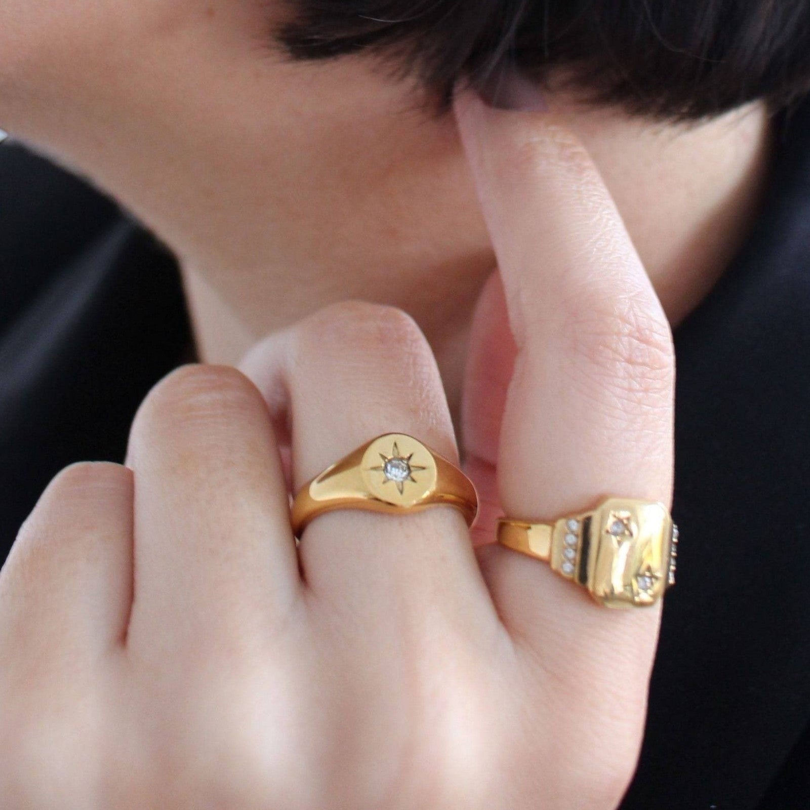 Álainn Gold Star Signet Ring - Réalta