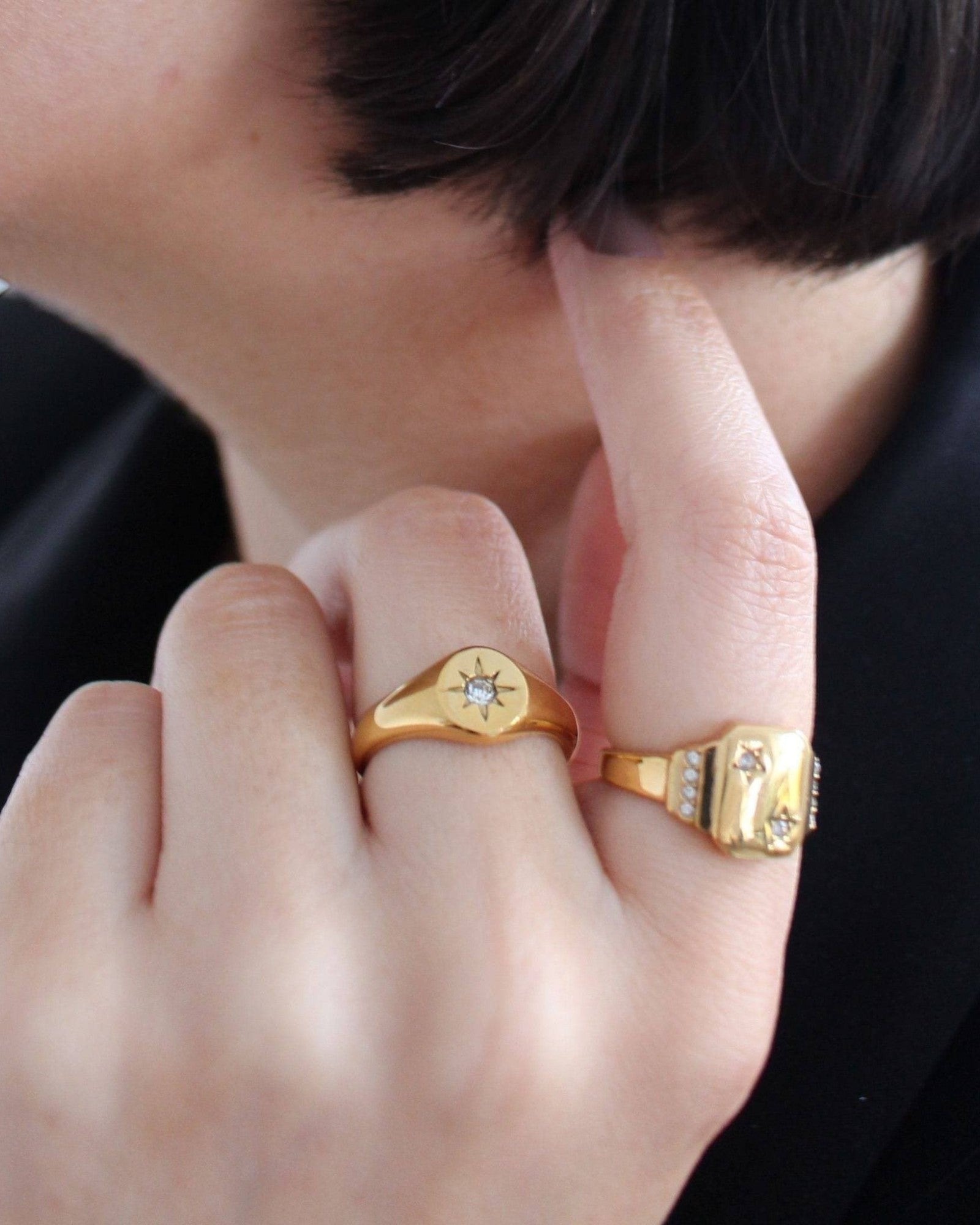 Álainn Gold Star Signet Ring - Réalta