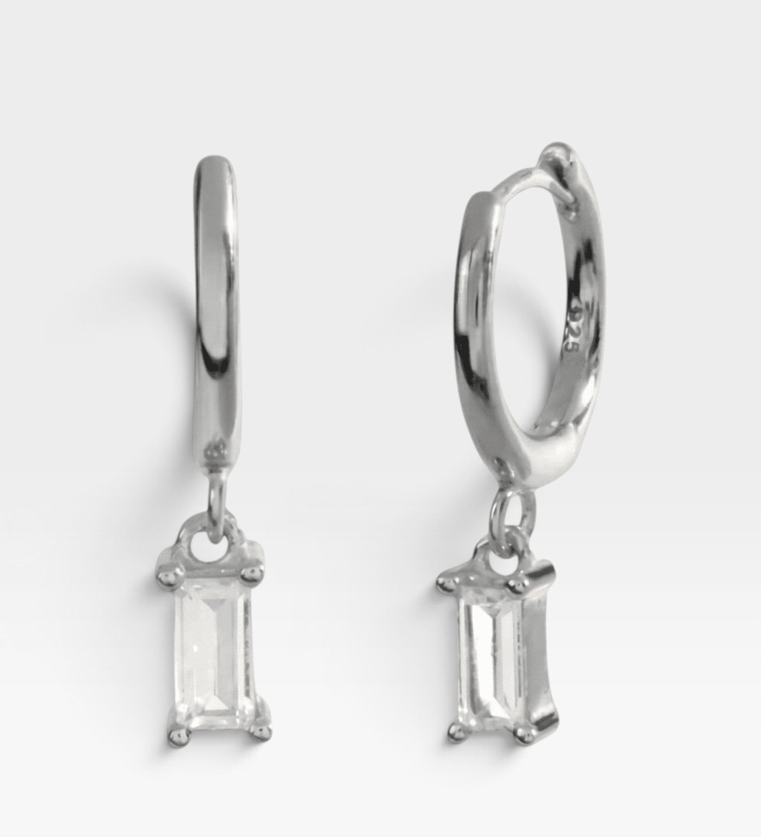 Classic Huggie Hoops - Réalta