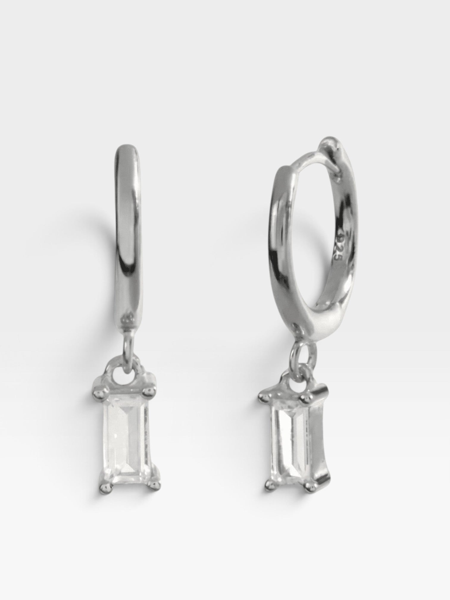 Classic Huggie Hoops - Réalta
