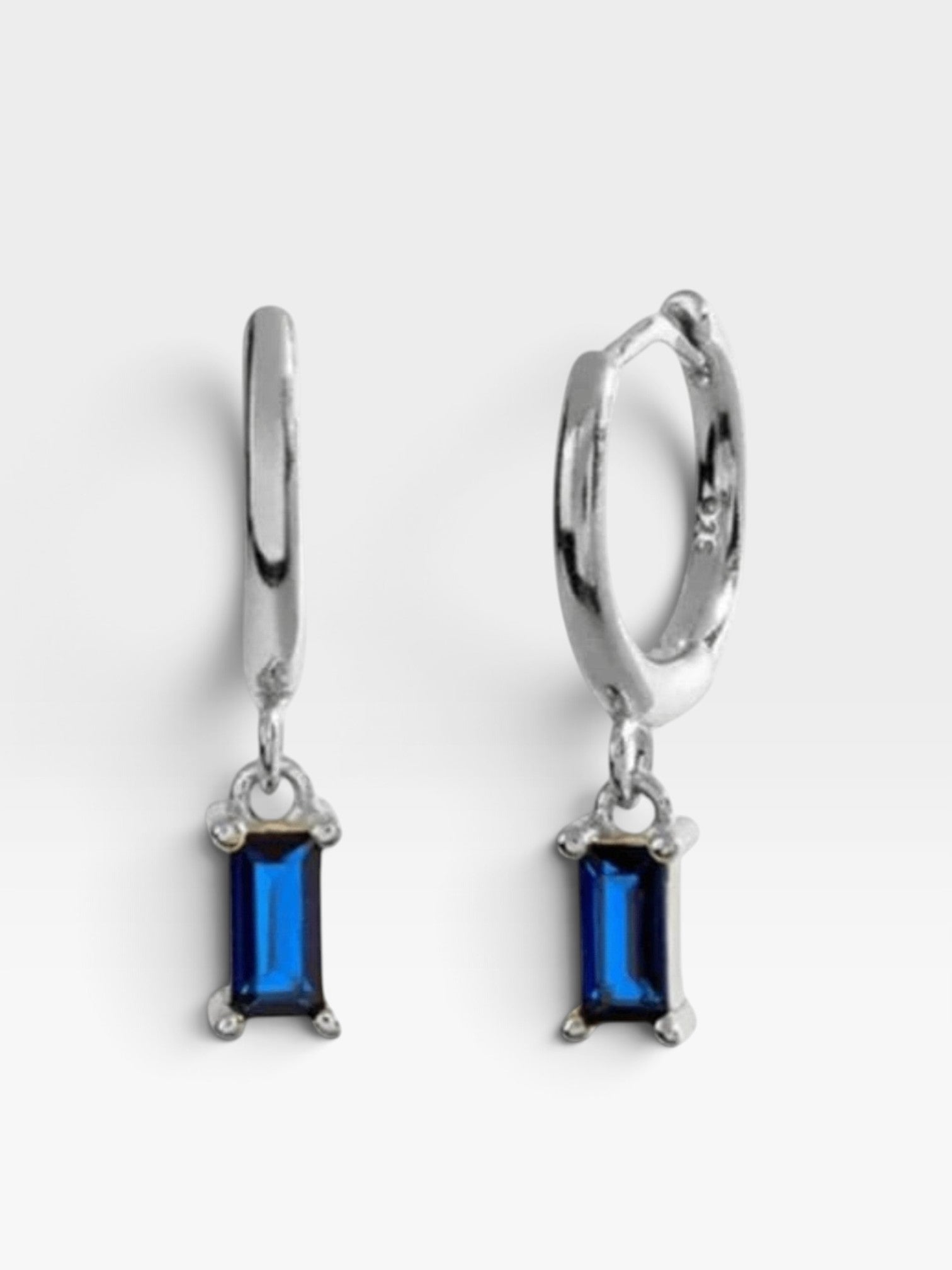 Classic Huggie Hoops - Réalta