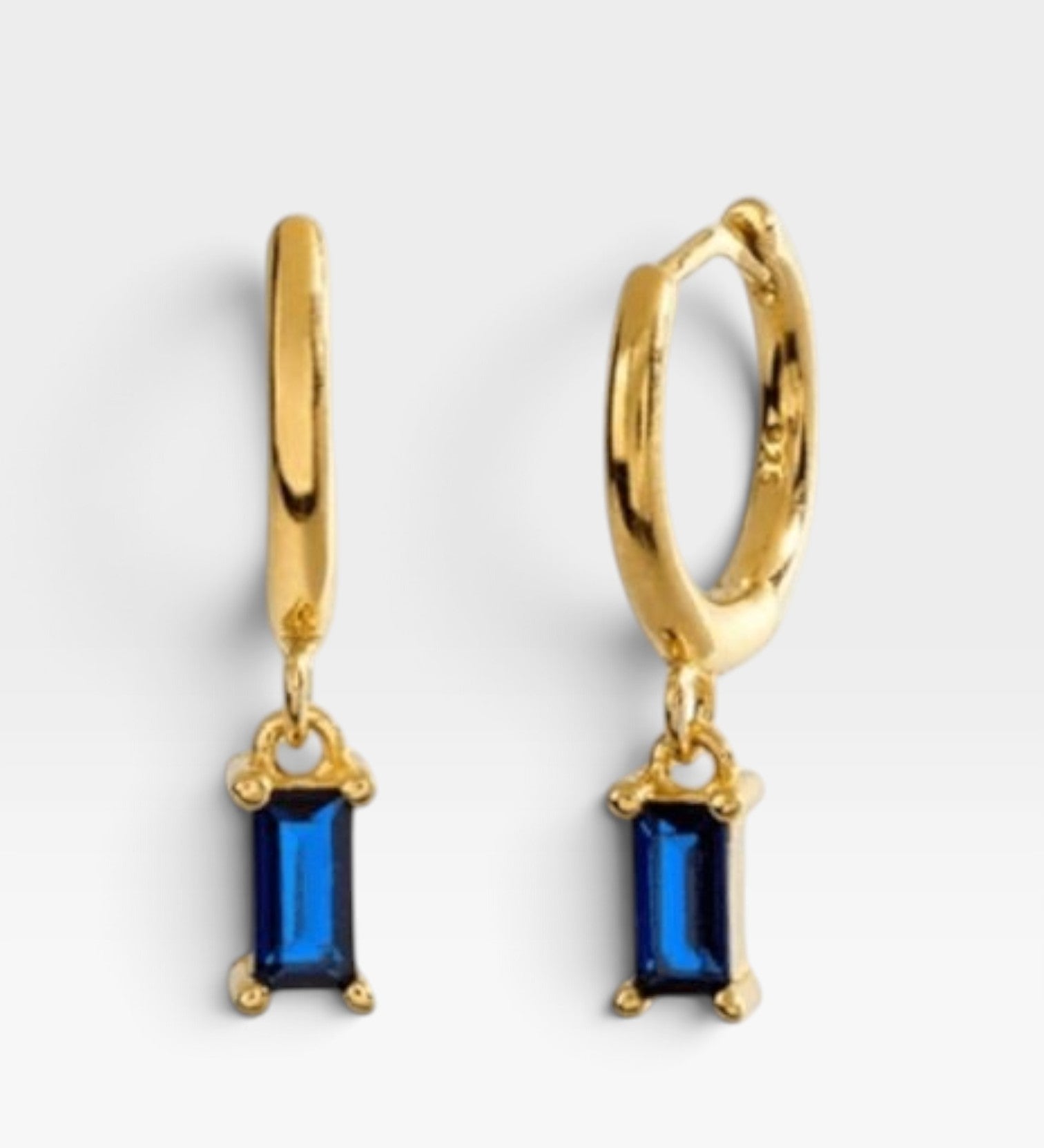 Classic Huggie Hoops - Réalta