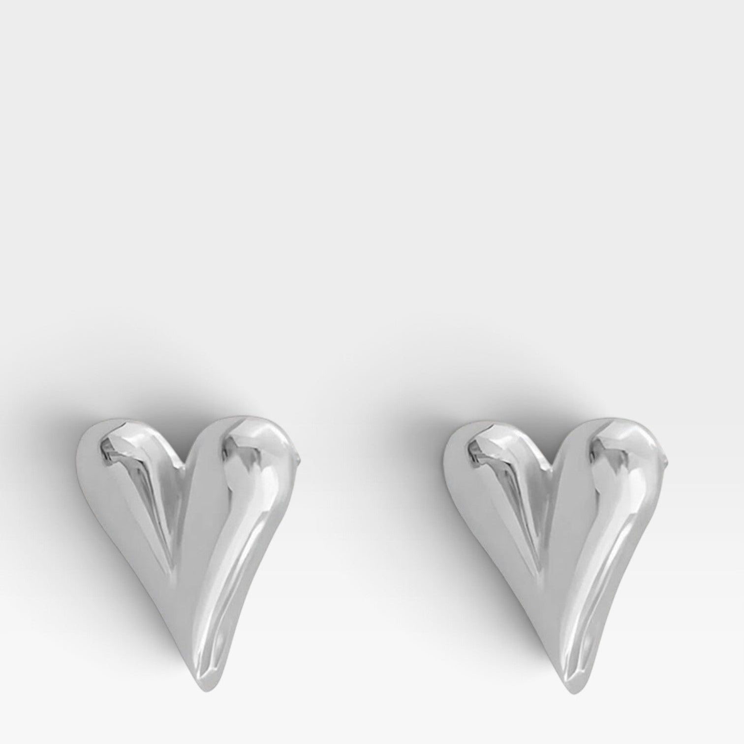 Holly Heart Studs - Réalta