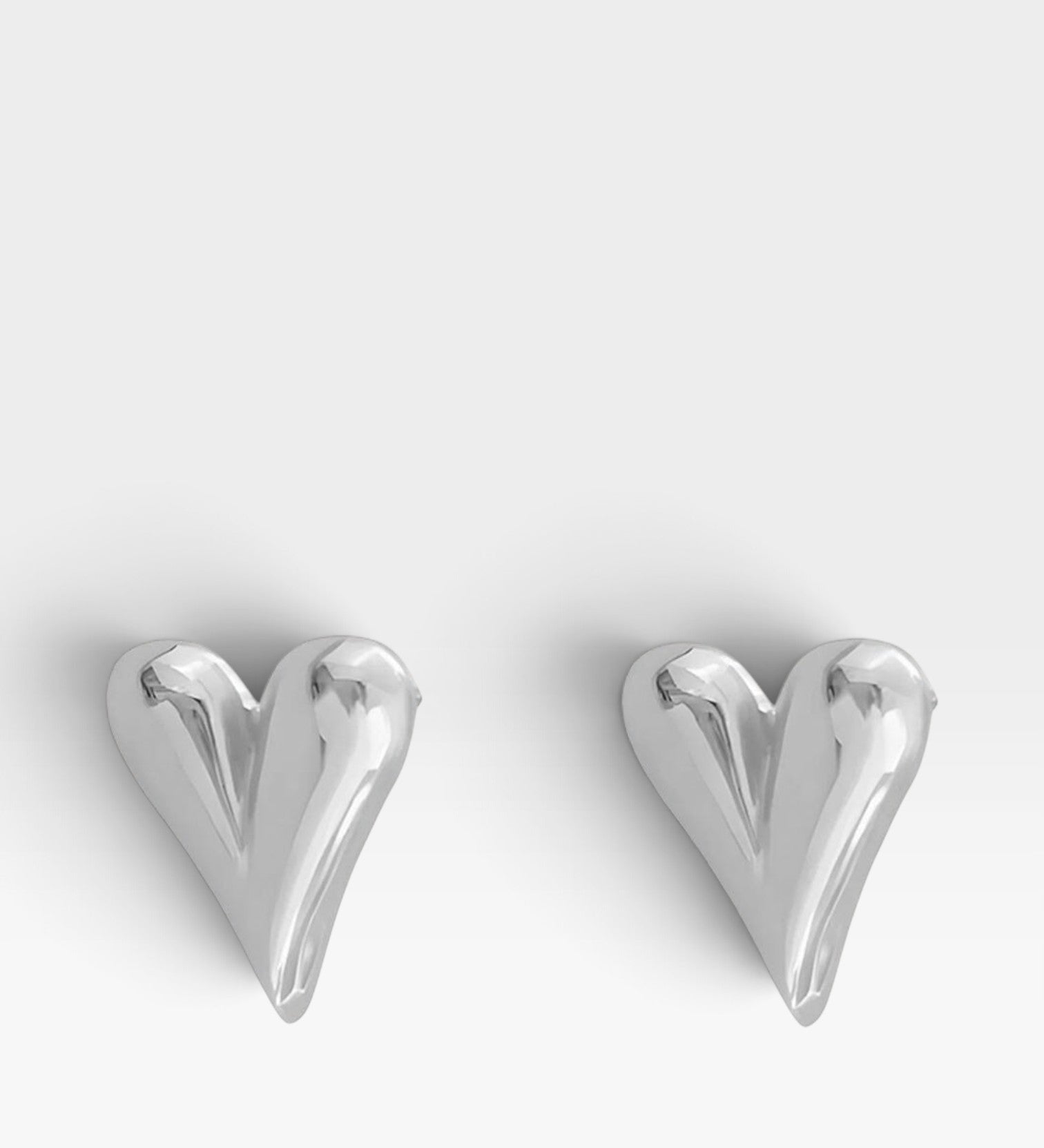 Holly Heart Studs - Réalta