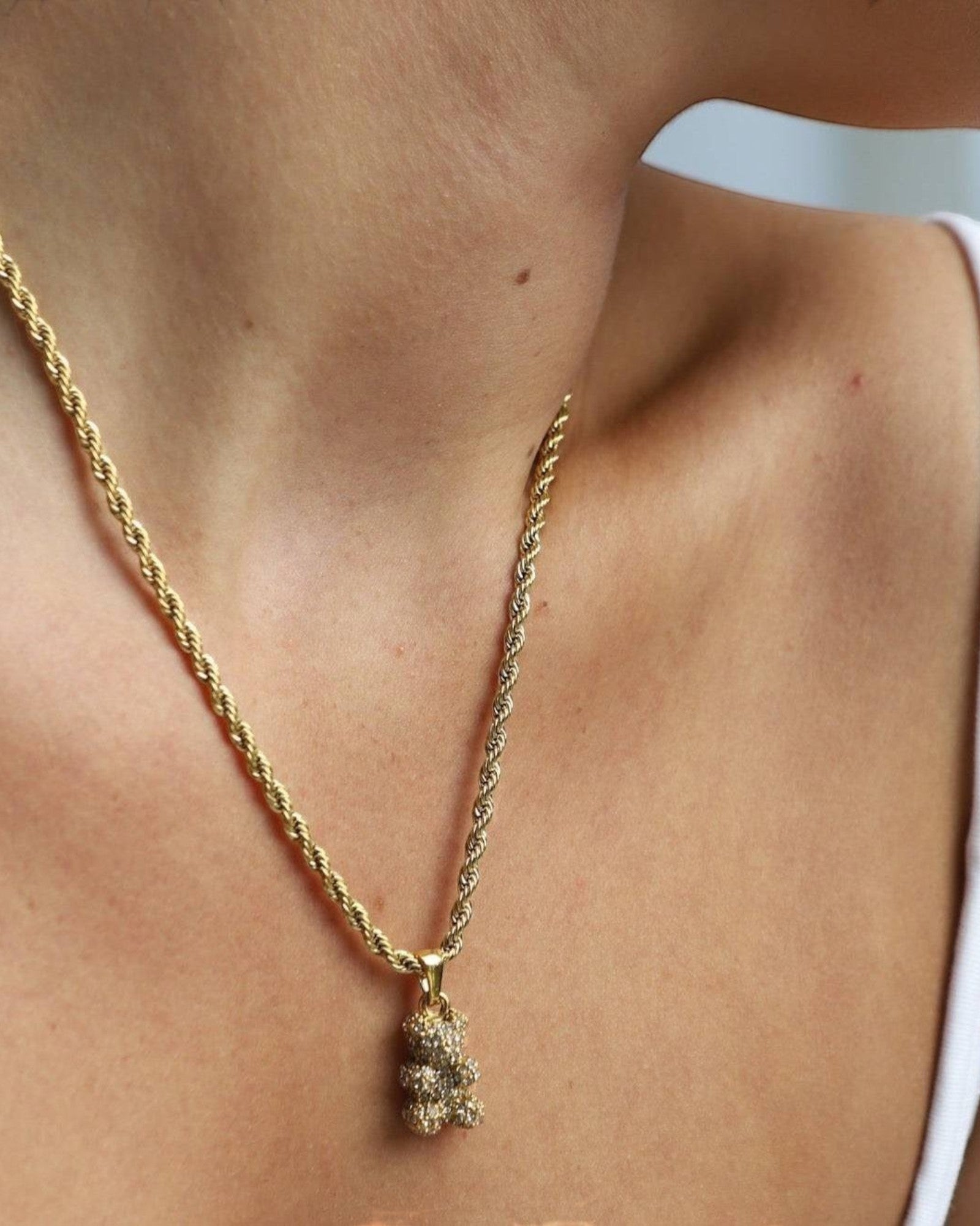 Réalta pavé bear pendant necklace in 18k gold plated stainless steel on a delicate twisted rope chain