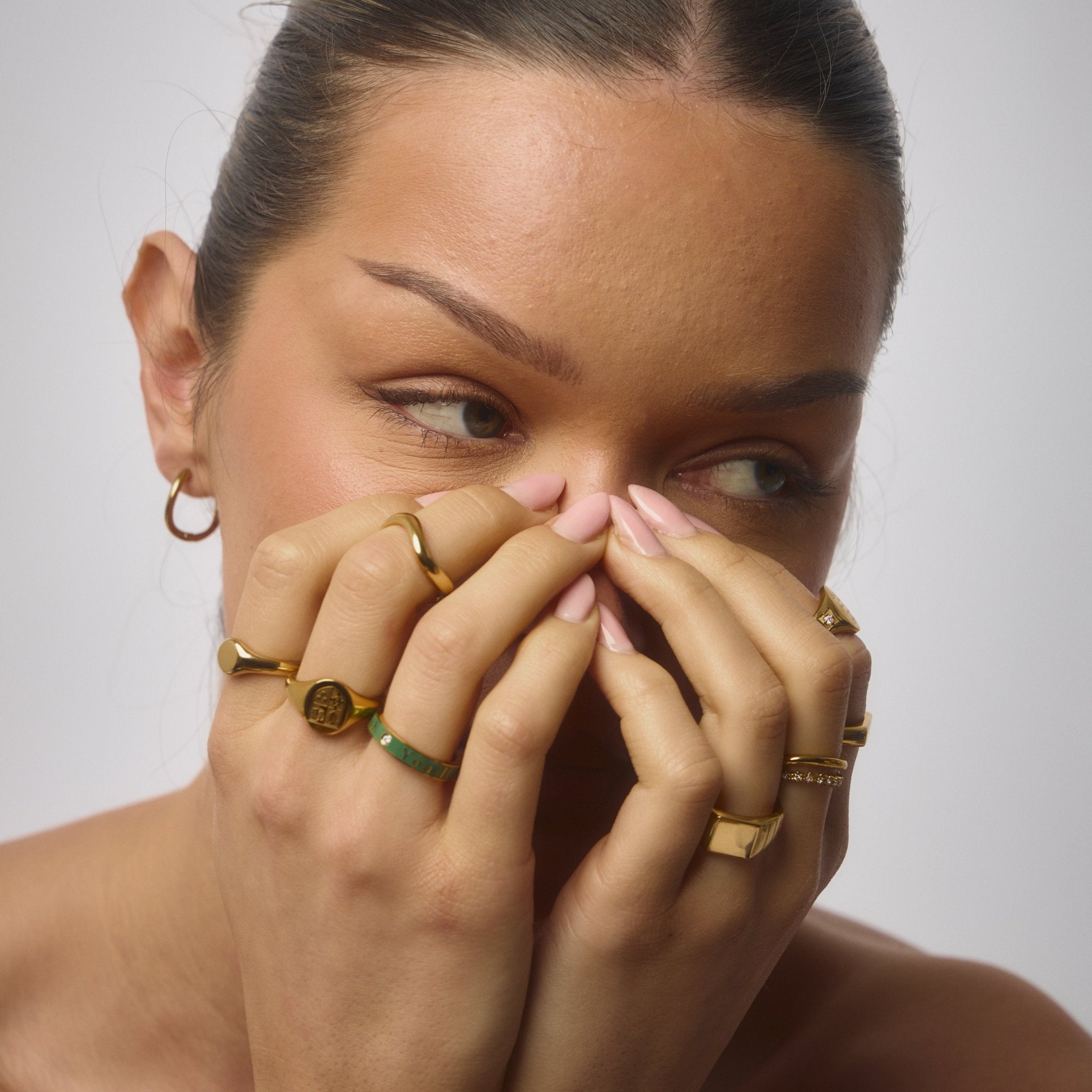 Sara Initial Ring - Réalta