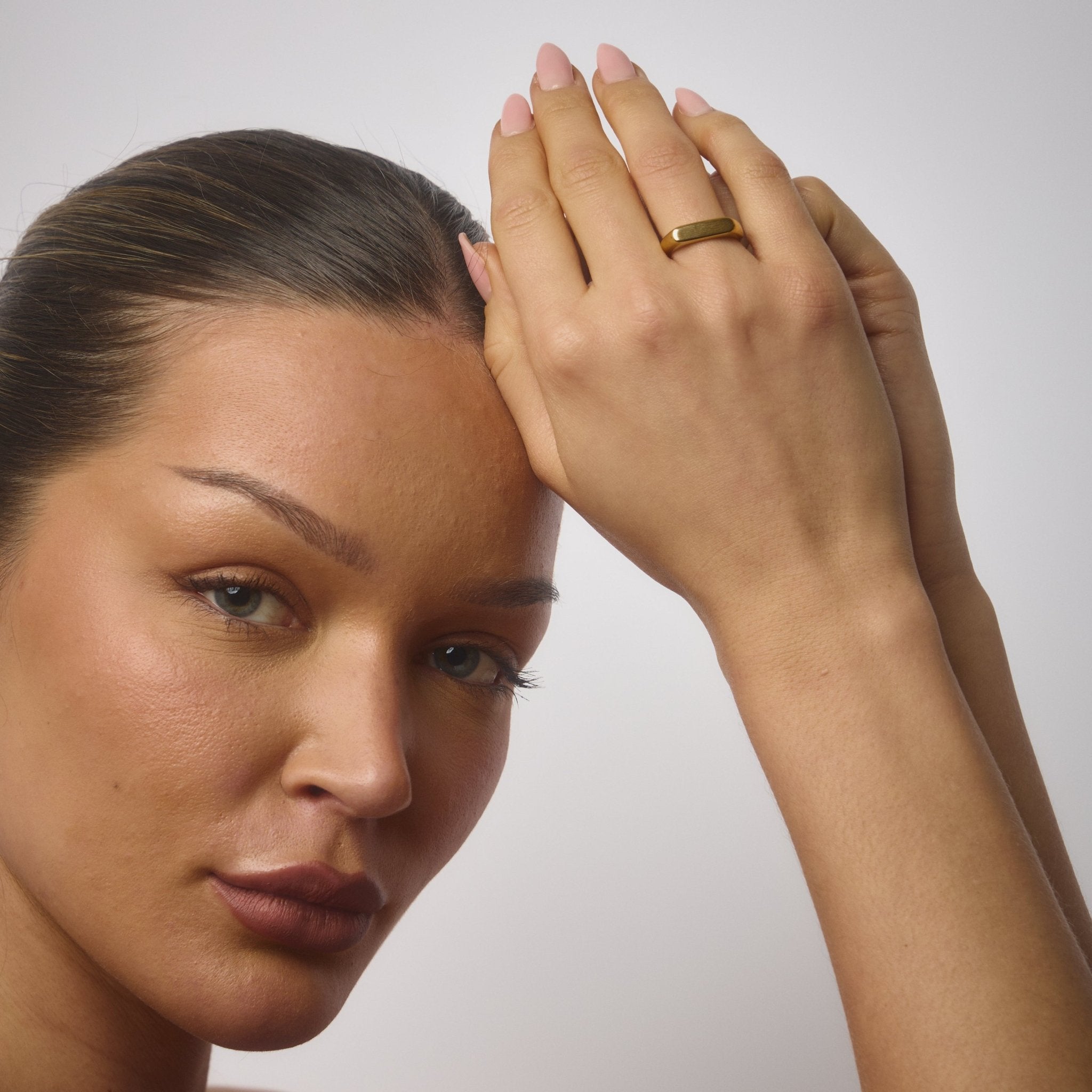 Sara Initial Ring - Réalta