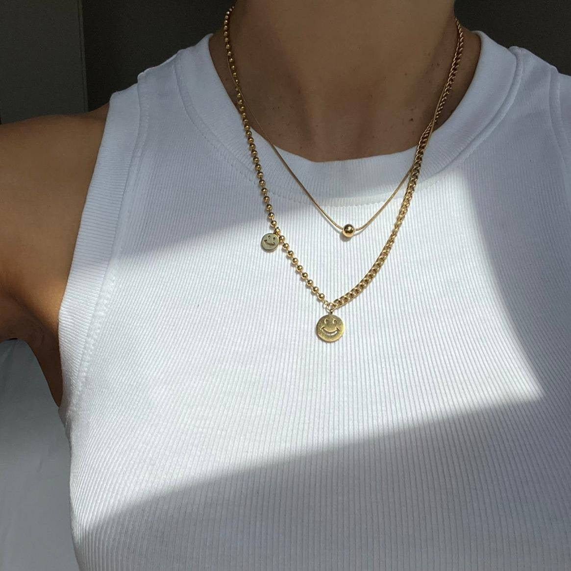 Smiley Pendant Necklace - Réalta