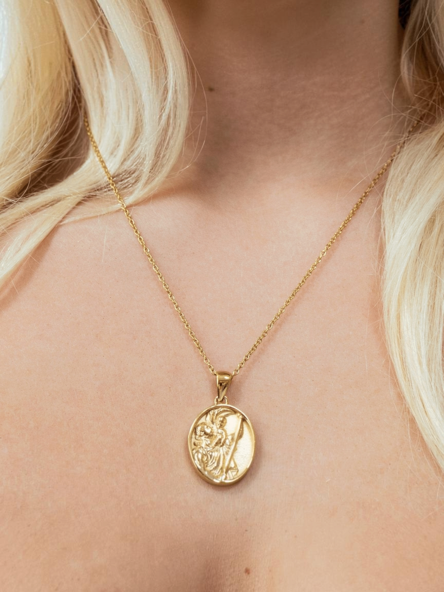 St. Christopher Medal Necklace - Réalta