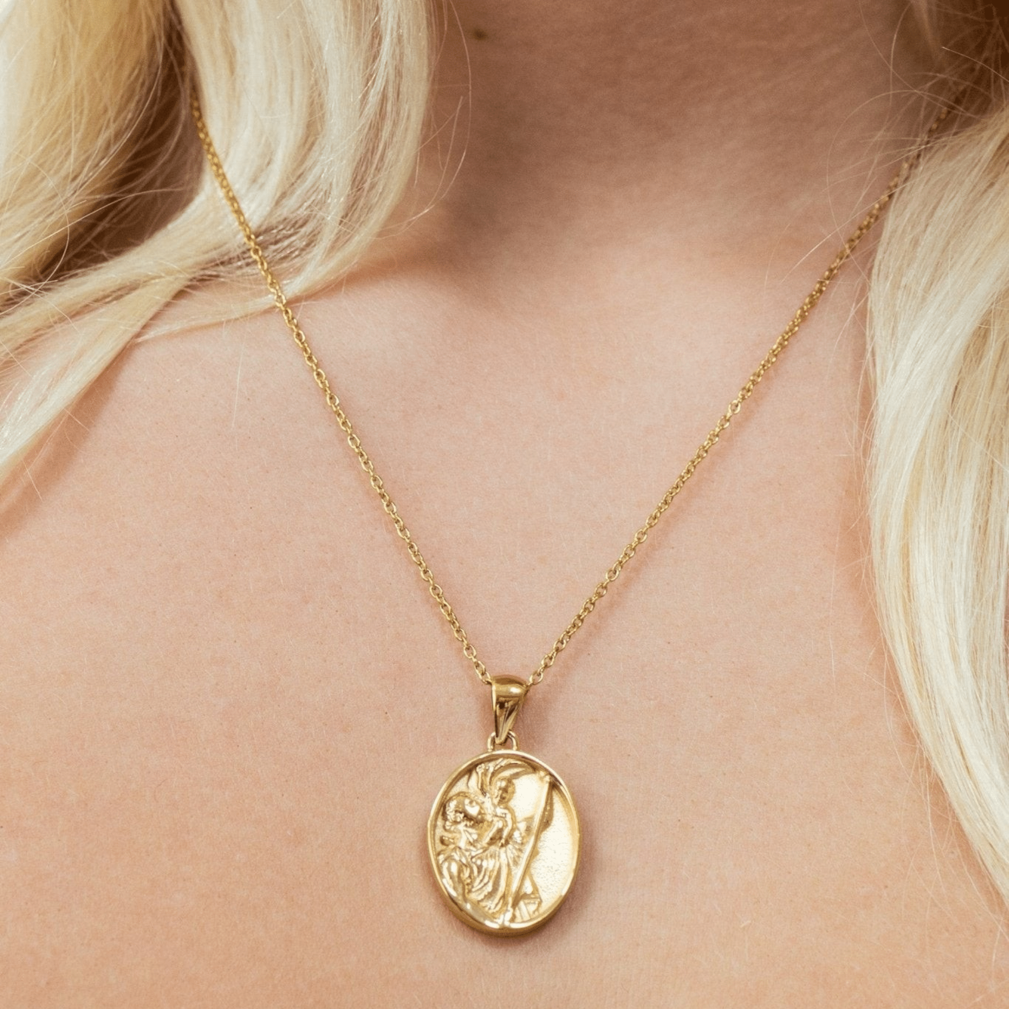St. Christopher Medal Necklace - Réalta