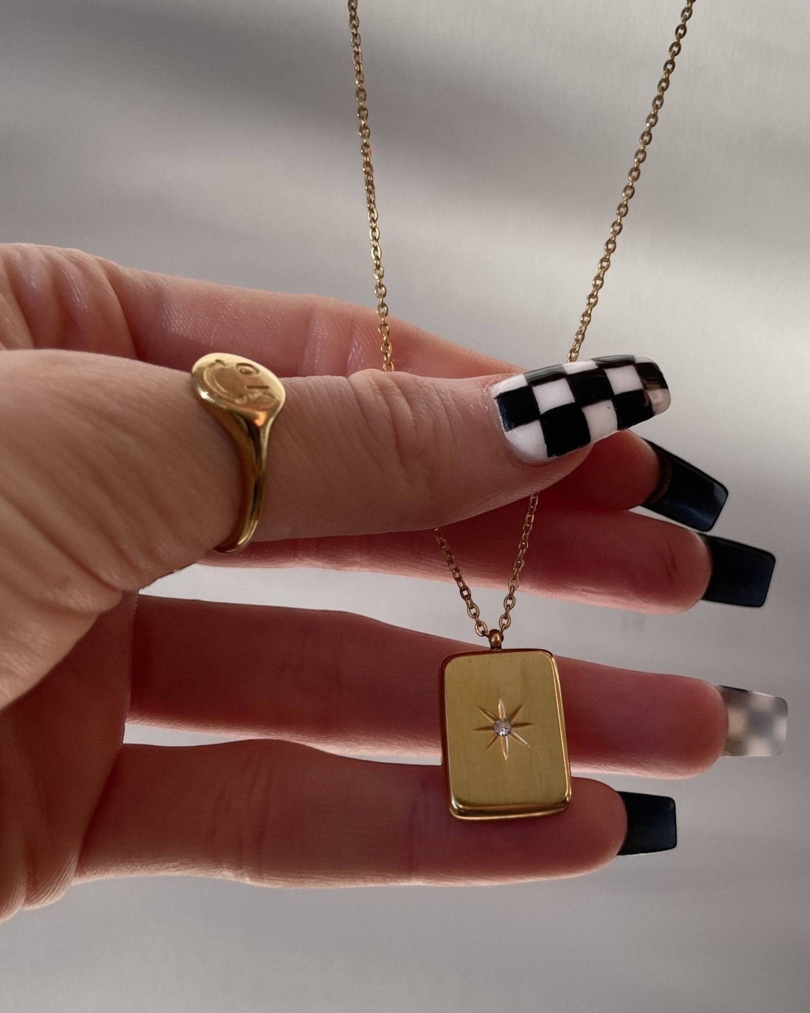Vega Pendant - Réalta