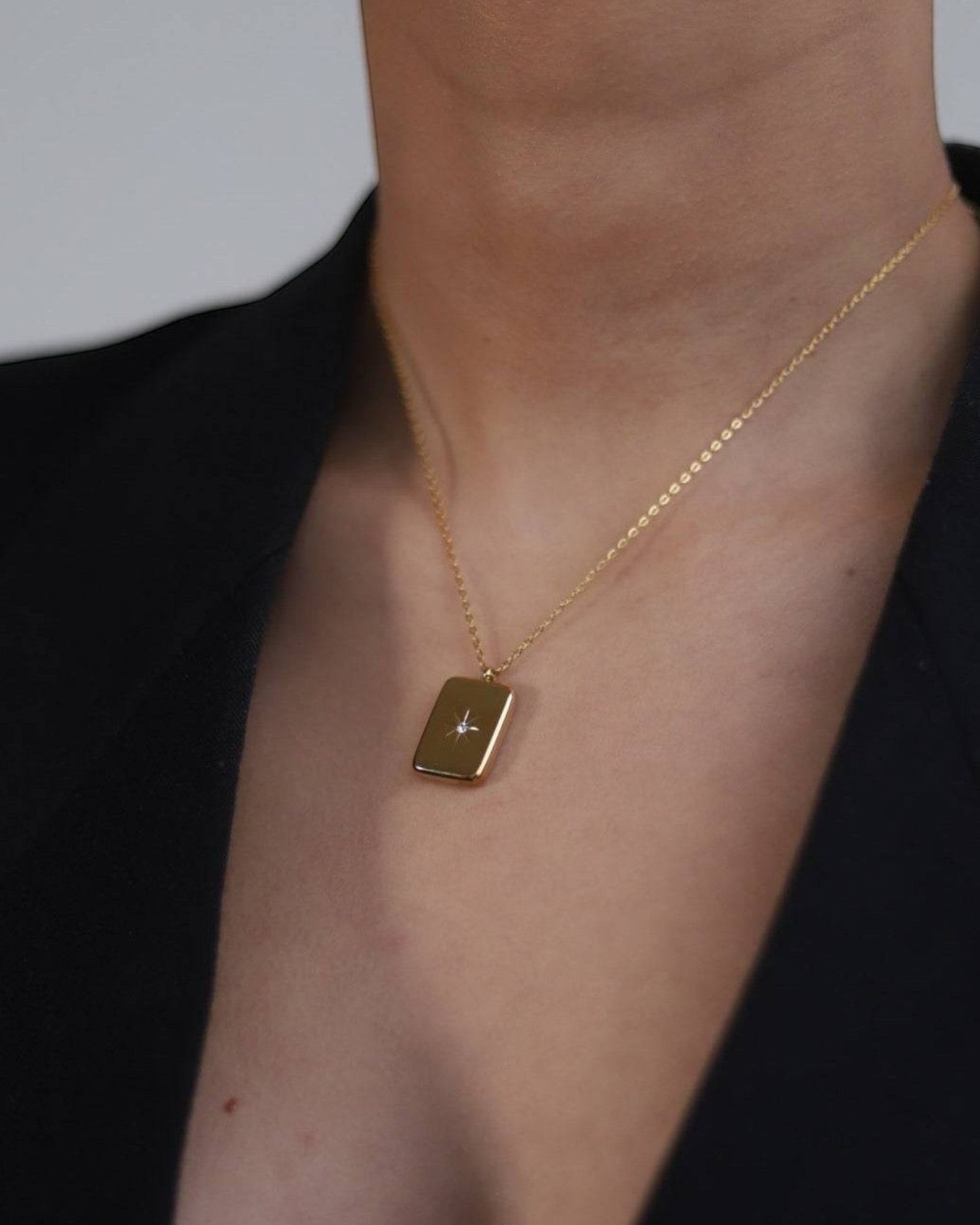 Vega Pendant - Réalta