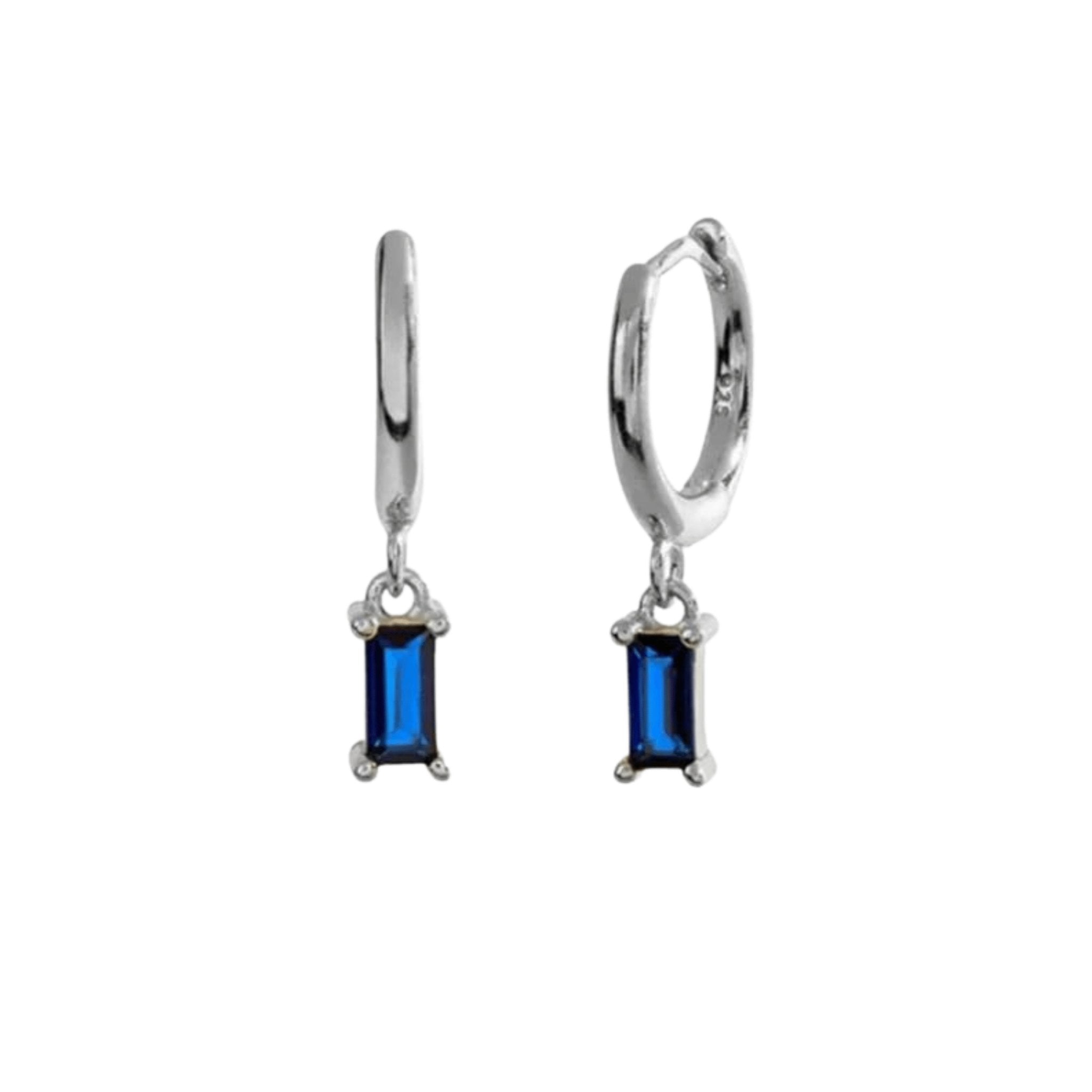 Gold Classic Huggie hoops - Réalta