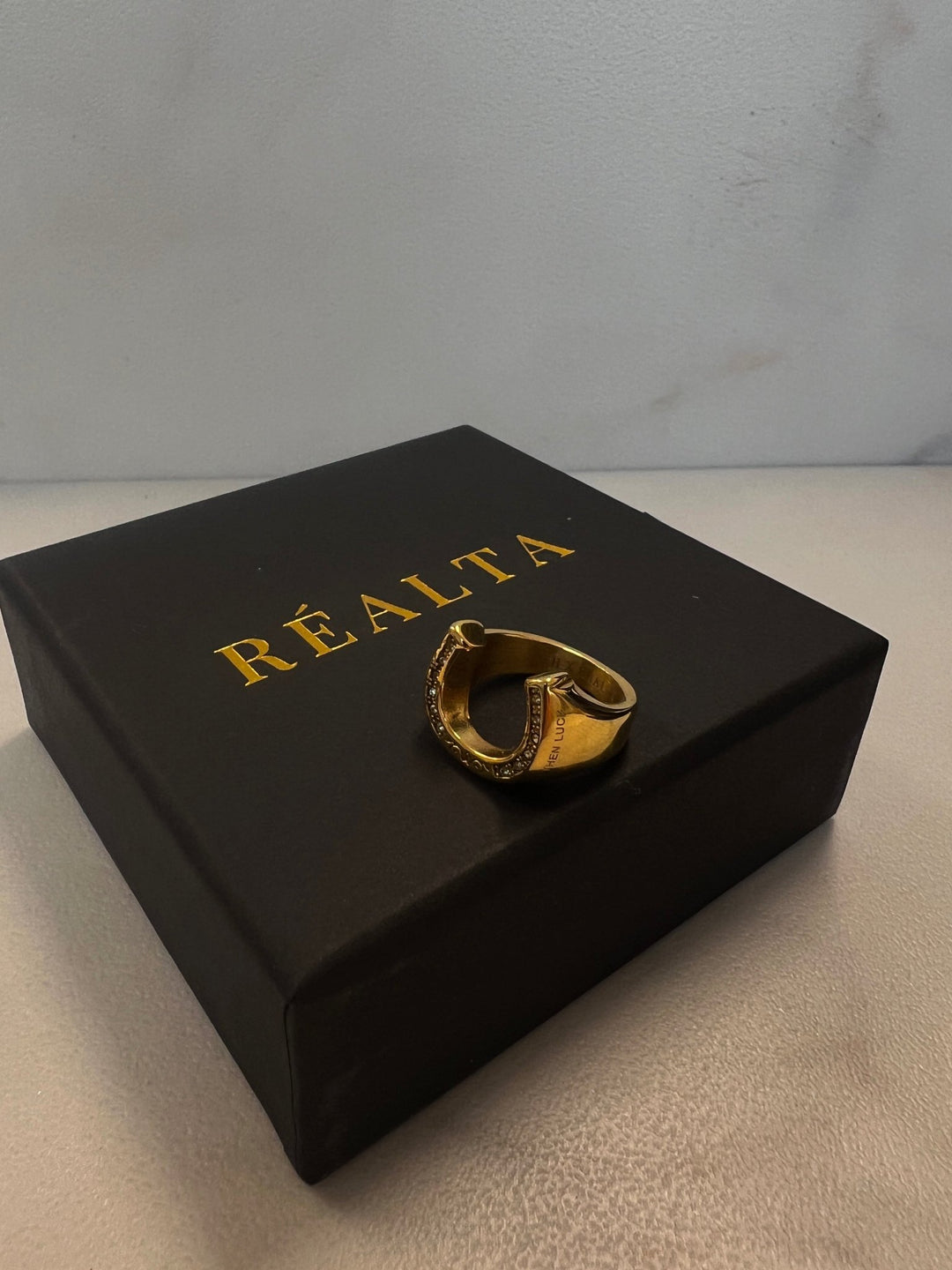 Hennessy Ring - Réalta